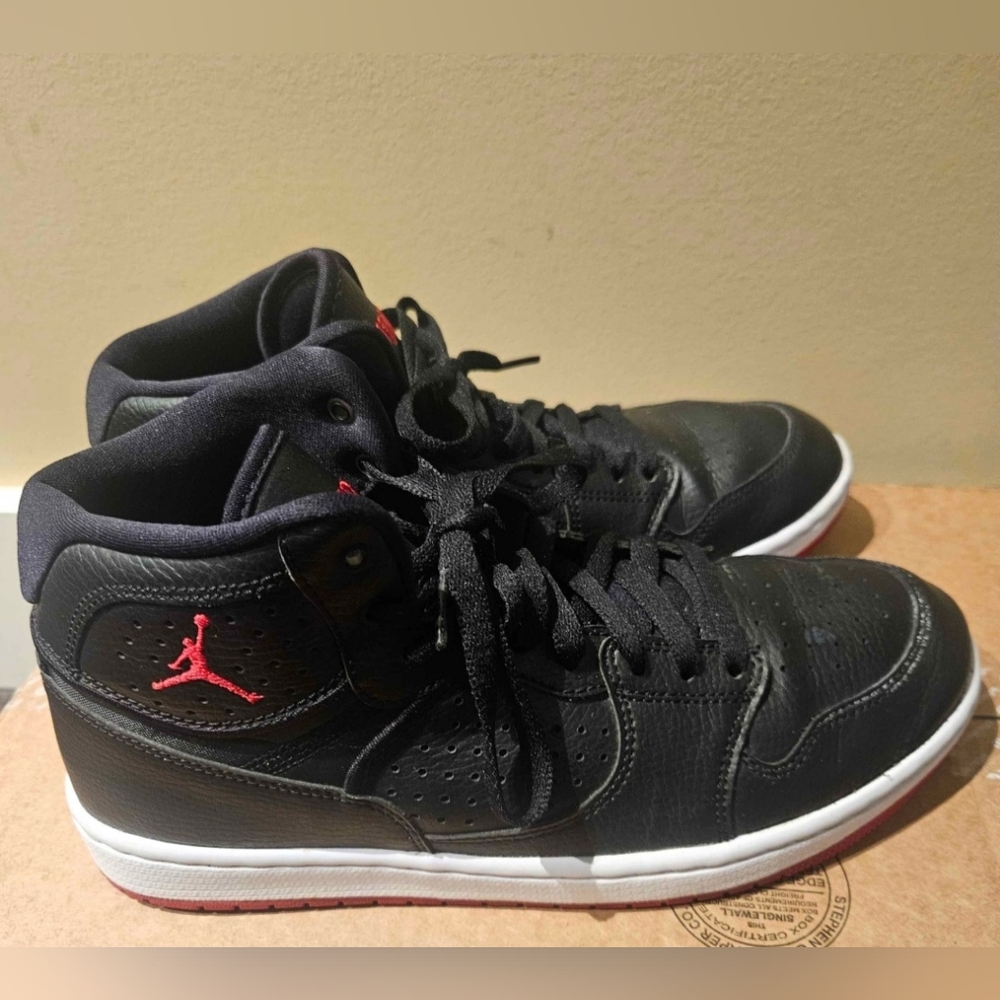 Jordan access shoes